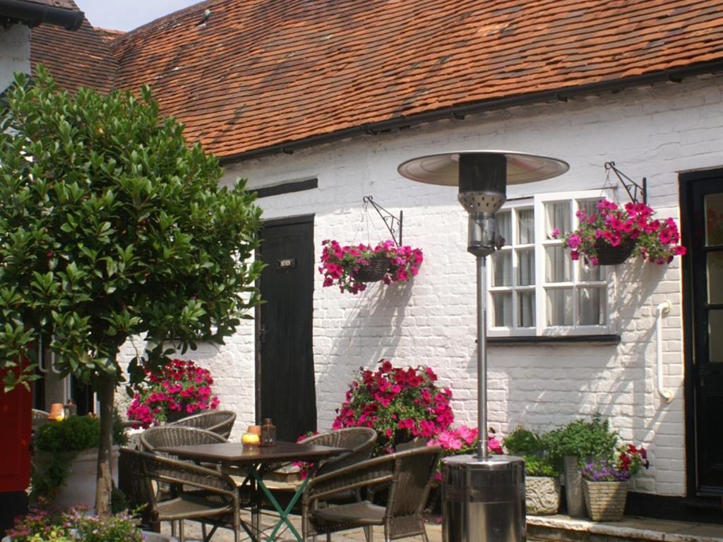 The Saracens Head Inn Amersham Exterior foto