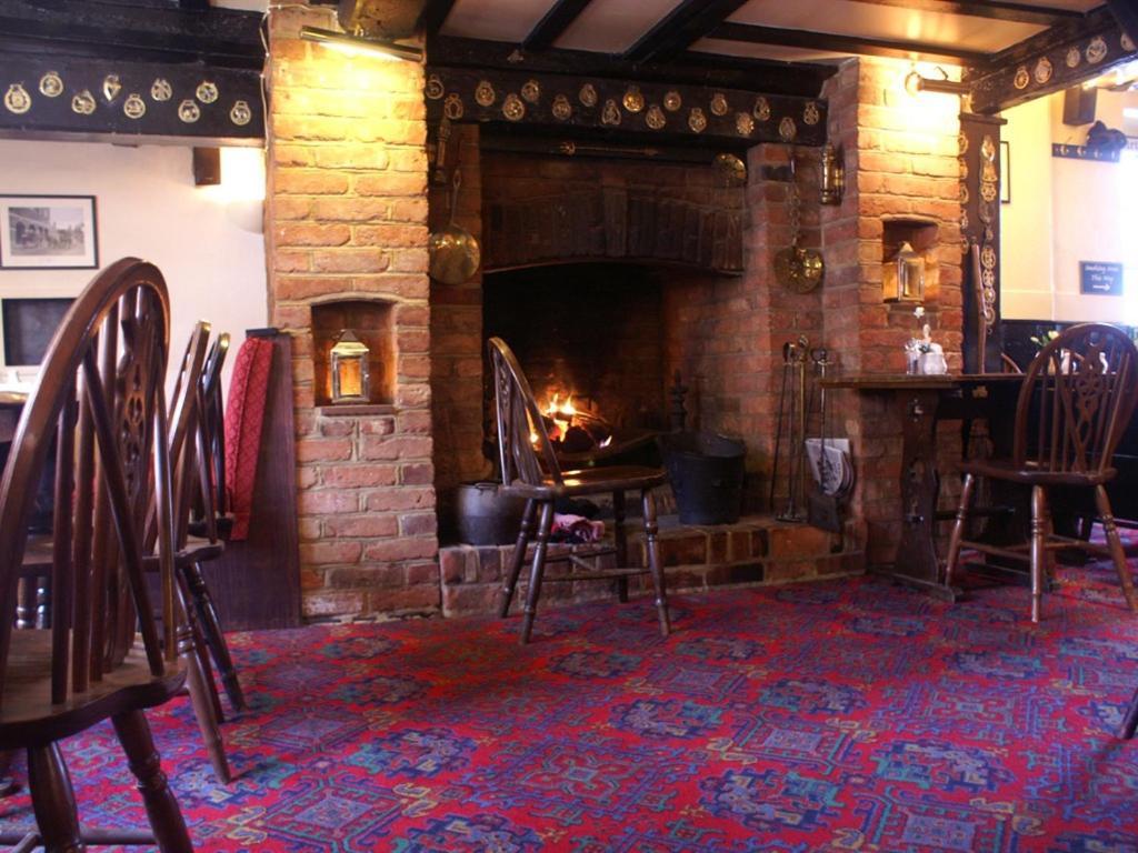 The Saracens Head Inn Amersham Exterior foto